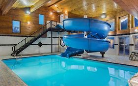 Travelodge By Wyndham Golden Sportsman Lodge
